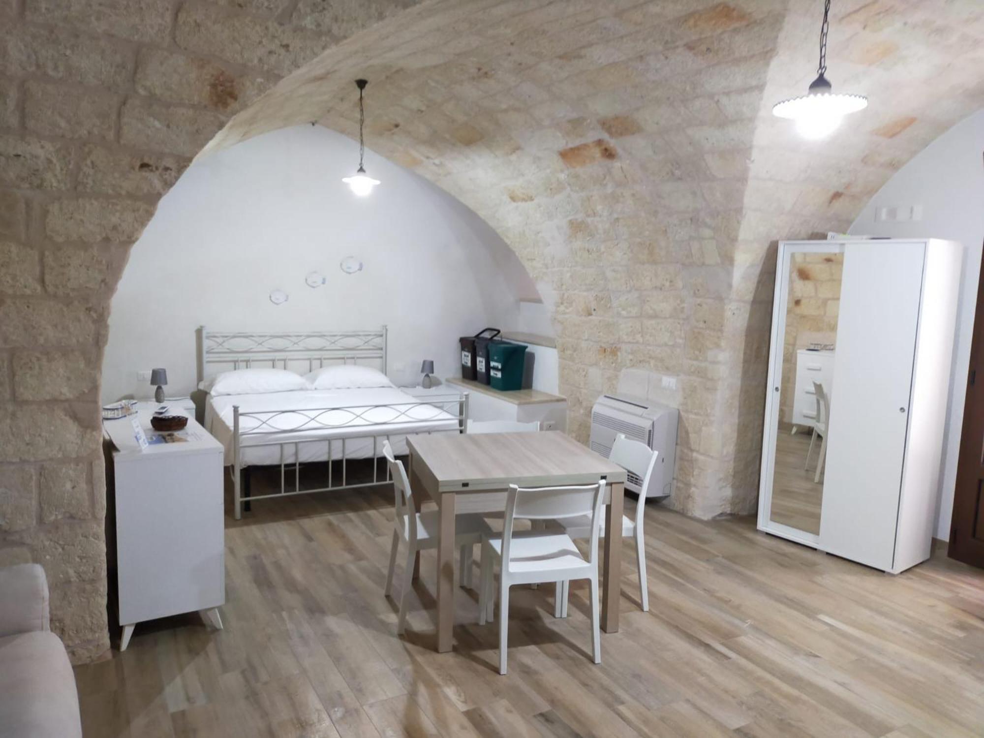 Apartamento Casa Sardella, In Pieno Centro Storico A 300 Mt Dal Mare Monopoli Exterior foto