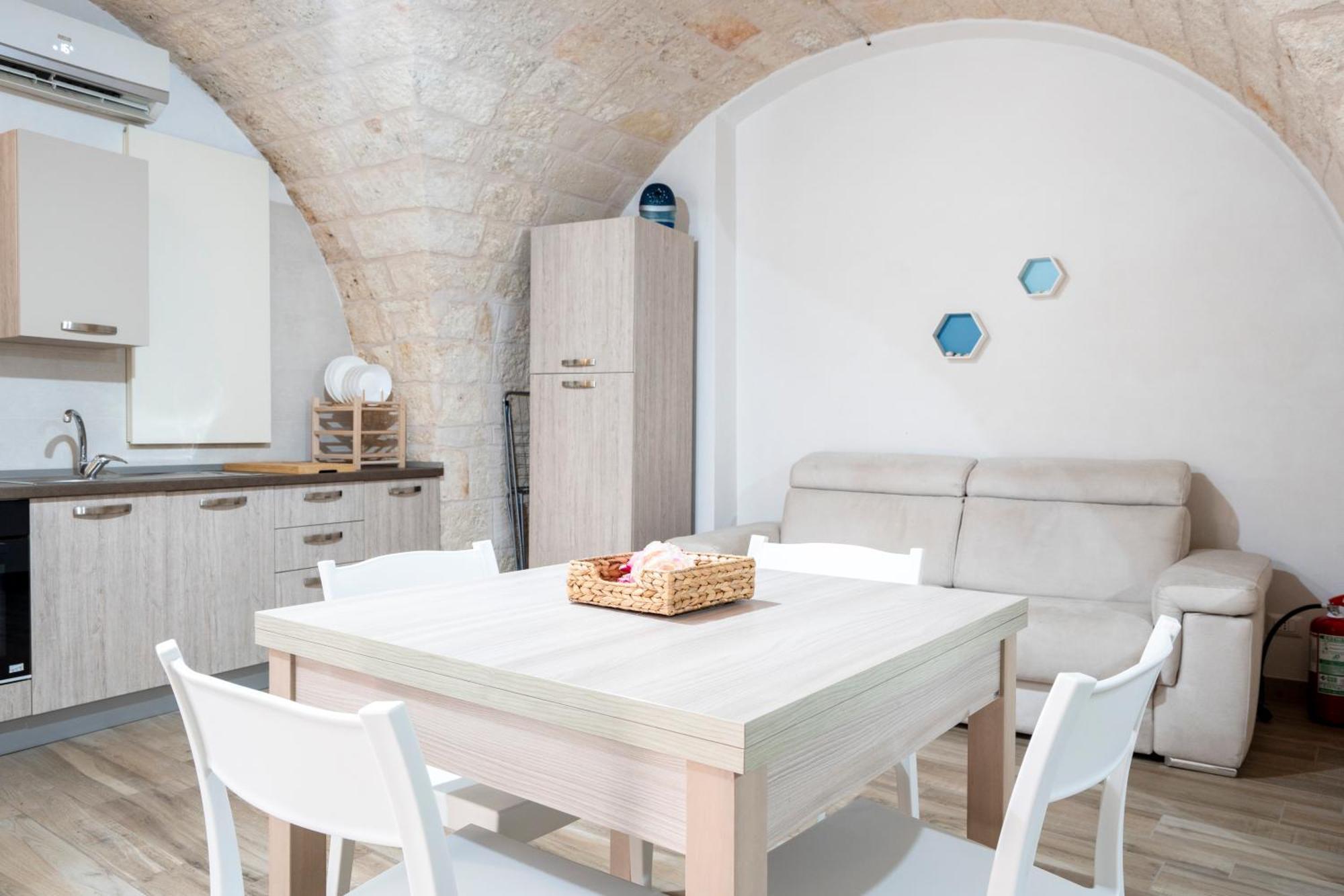 Apartamento Casa Sardella, In Pieno Centro Storico A 300 Mt Dal Mare Monopoli Exterior foto