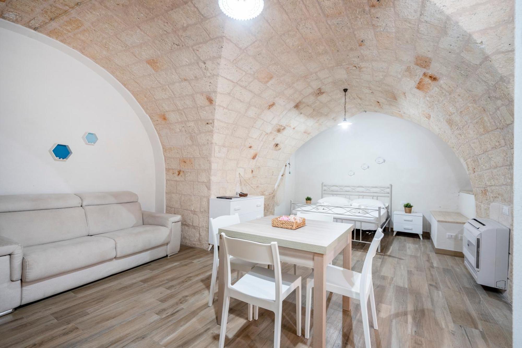 Apartamento Casa Sardella, In Pieno Centro Storico A 300 Mt Dal Mare Monopoli Exterior foto