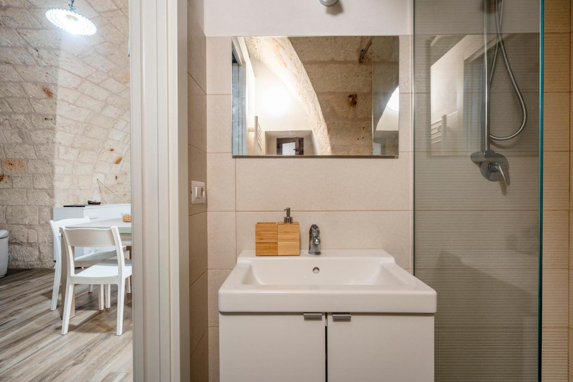 Apartamento Casa Sardella, In Pieno Centro Storico A 300 Mt Dal Mare Monopoli Exterior foto