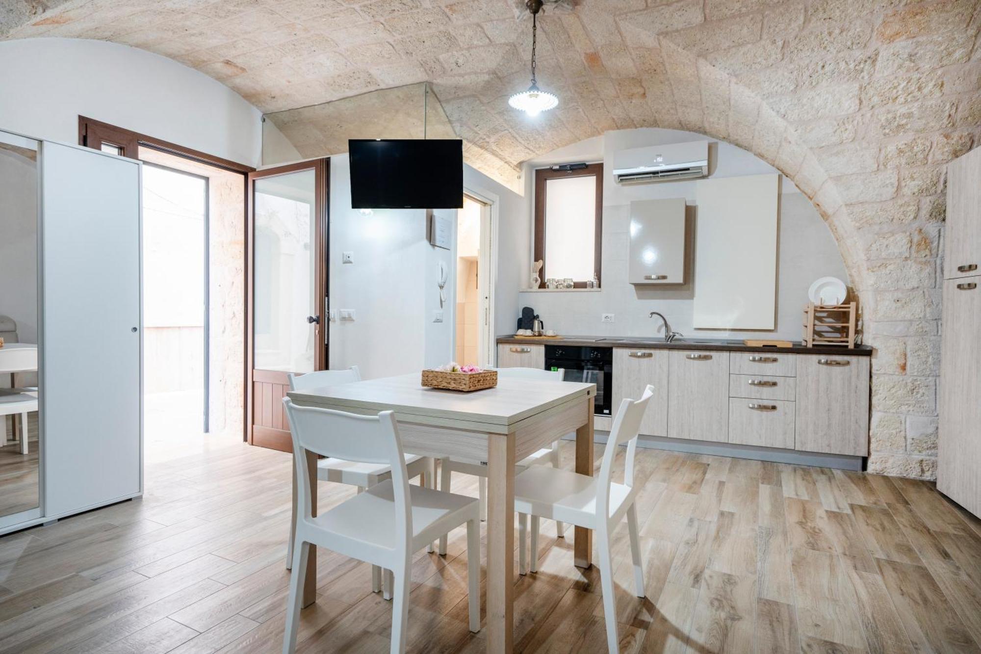 Apartamento Casa Sardella, In Pieno Centro Storico A 300 Mt Dal Mare Monopoli Exterior foto