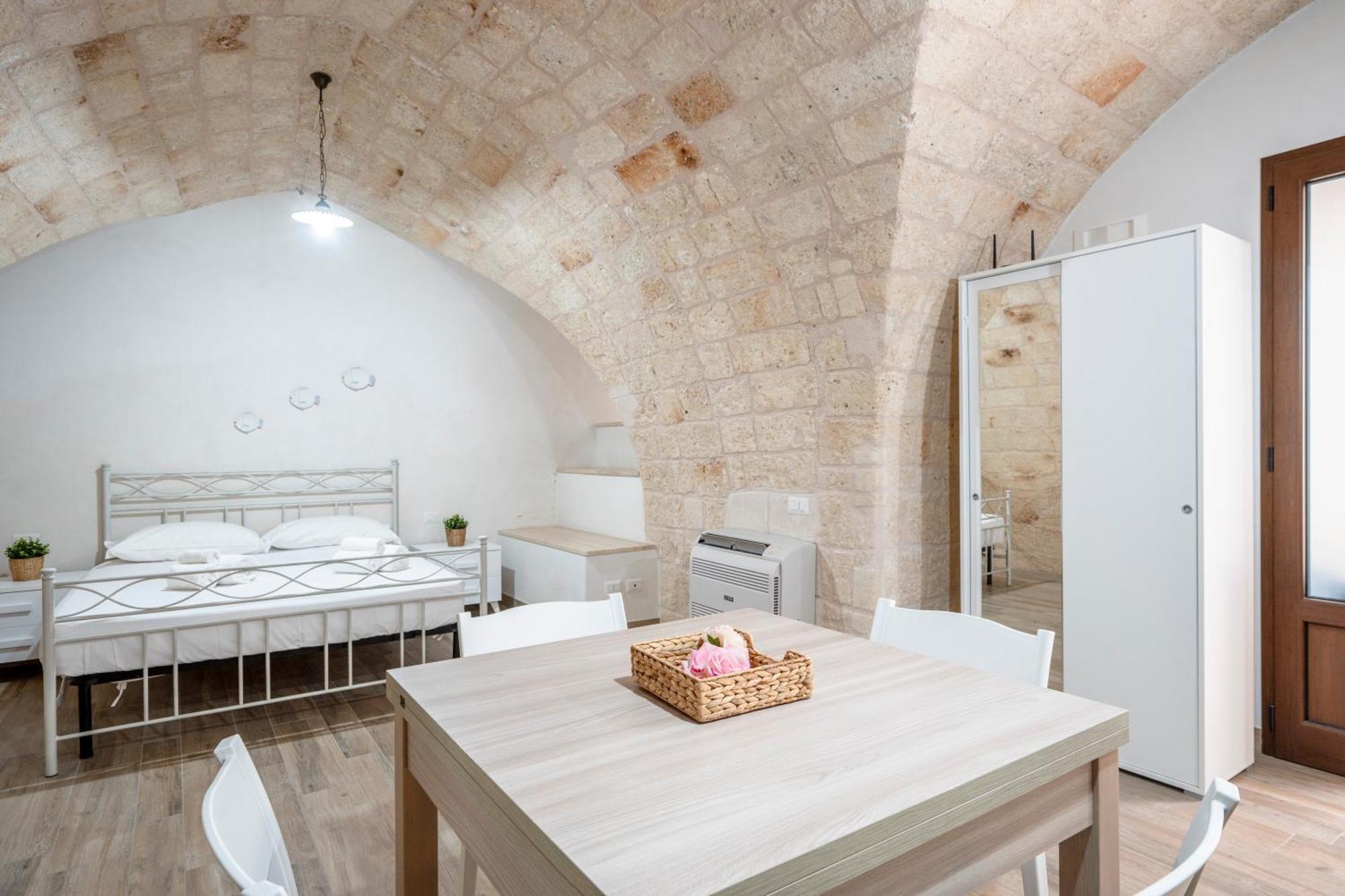 Apartamento Casa Sardella, In Pieno Centro Storico A 300 Mt Dal Mare Monopoli Exterior foto